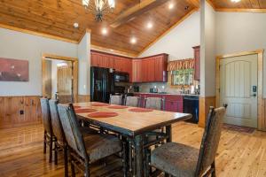 Taneycomo Upgraded Luxurious, Free Daily Fun, Adirondack Lodge, Beautiful Views! Free SDC tickets