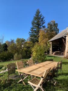 Maisons de vacances Maison La Chanette, Vue Montagne, Proche Lac et Randonnees, Grand Jardin, Brasero, Calme, Charme, 10-12 pers, Ideal Familles : photos des chambres