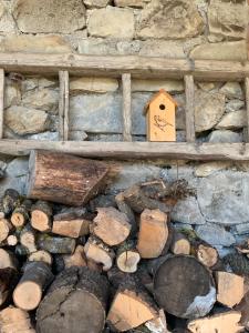 Maisons de vacances Maison La Chanette, Vue Montagne, Proche Lac et Randonnees, Grand Jardin, Brasero, Calme, Charme, 10-12 pers, Ideal Familles : photos des chambres