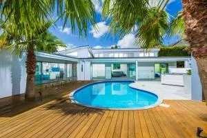 Tropical Paradise by the Sea - 旺阿帕劳阿