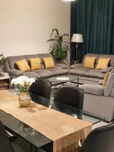 Modern Space in Prime Location - Ḩiz̧āyib az Zānah