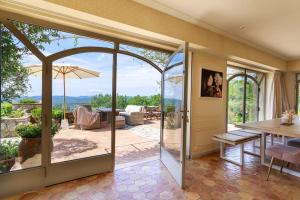 Villas Villa with separate guesthouse with panoramic view : photos des chambres