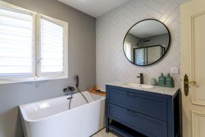 Villas Villa with separate guesthouse with panoramic view : photos des chambres