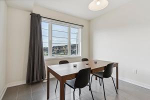 A Brand New 4BR Townhouse in Thorold Retreat