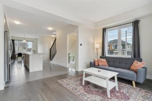 A Brand New 4BR Townhouse in Thorold Retreat