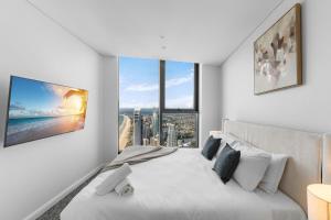 The Ocean - Beachfront 72F 3Bedroom Skyhome Ocean Views with Parking & Resort Facilities