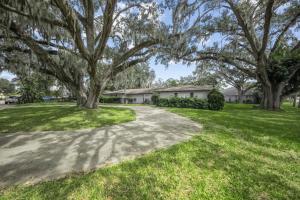 Heated Pool • Sleeps32•Pickle/Basketball • Theater