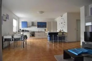 Appartamento Da Romina con parcheggio gratuito - Romallo