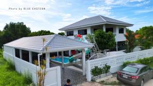 F&F Pool Villa Mae Phim