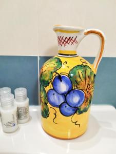 Central Room in Moneglia 20 steps from beach and 20 minutes from the Cinque Terre by train