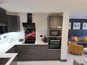 The Penthouse Luxury Central Apartment