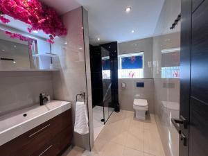 The Penthouse Luxury Central Apartment