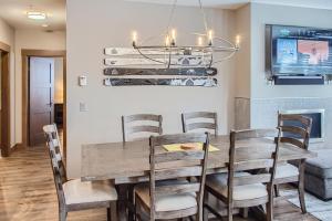 Stonegate Resort Unit B102