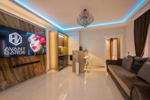 H & V Residence - Avantgarde Apartment