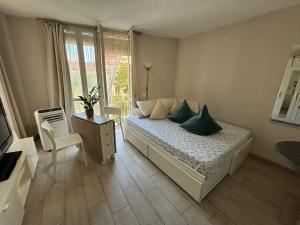 Central with charm and sea views