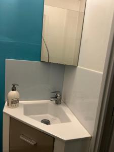 Appartements Le Charmant - 10 min Disney - 3 min Gare : photos des chambres
