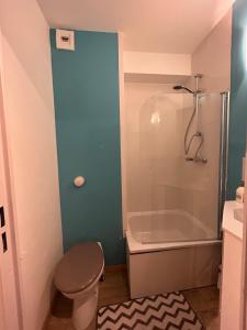 Appartements Le Charmant - 10 min Disney - 3 min Gare : photos des chambres