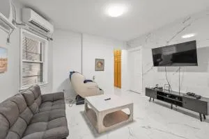 Cozy Urban Escape I Near NYC - Steinway