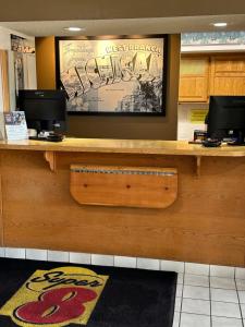 Super 8 by Wyndham West Branch