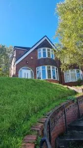 Victoria Avenue East 3 bedroom house - Middleton