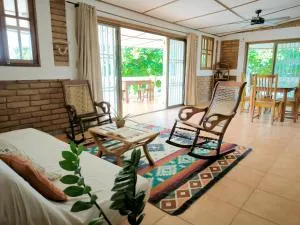 Hideout Surf House - Nagarote