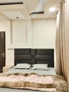 Lotus Inn River View - Bajaura