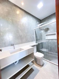 A1 3 quartos sala coz var frente piscina · Alicena MUTA Ap A1