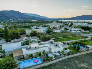 Villa 400 m from the beach 6 to 10 persons private pool