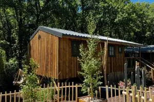 Evasion en cabane en bois proche du lac du Salagou entourée de nature - Brignac