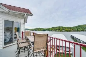 Lake It Easy Waterfront Ozarks Condo with Balcony! - Roach
