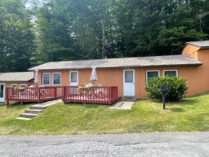 Room with Two Double Beds and Mountain View room in Hill View Motel and Cottages