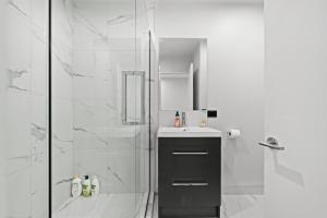 Lovely 2BR Home close to Center