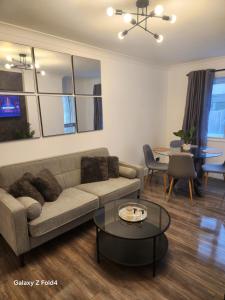 Cozy 2 bedroom Home Near Bham Airport & NEC