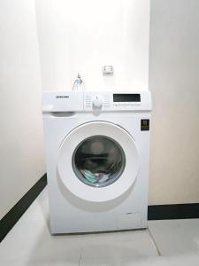 Uptown BGC Deluxe Stay