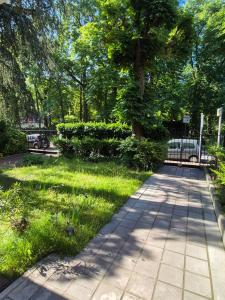 Beautiful apartment, beautiful view, quiet, 6min walk from metro1 and 20min from LOUVRE