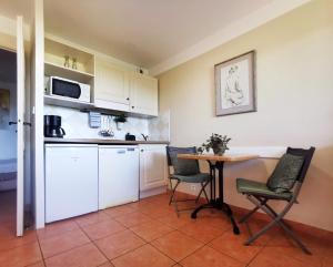 "Le Petit Bonheur" Studio Vue Mer - Climatisation - Parking gratuit - Côte dAzur