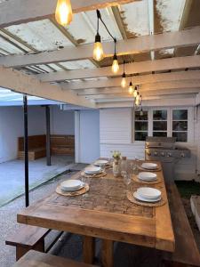 Departamento con patio privado junto al Costanera