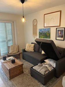 Departamento con patio privado junto al Costanera