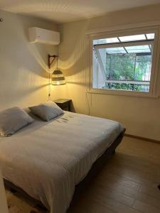 Departamento con patio privado junto al Costanera