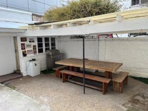 Departamento con patio privado junto al Costanera