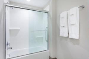Standard Room room in Holiday Inn Express & Suites Panama City Beach - Beachfront an IHG Hotel
