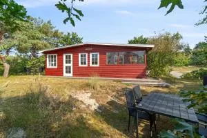 Classic Summer Cottage By A Fantastic Beach, - Åkirkeby