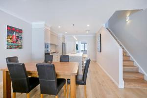 Fulcher Lane - A Zen Retreat in Modern Comfort
