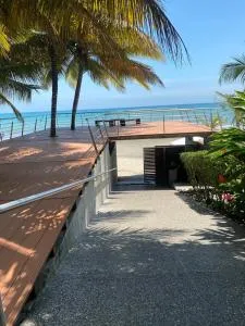 Vista Azul Paraíso frente al Mar - Esmeraldas