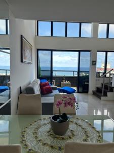 Maravilhosa cobertura duplex vista mar