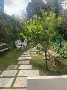 Entire House - Romantic Vintage Cottage