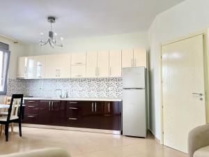 Above the City - Tirana Central Apartment 02