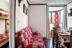 Résidence Le Sorbier - Appartement rénové · Départ et retour skis aux pieds · Vue sur les pistes MAE-1294