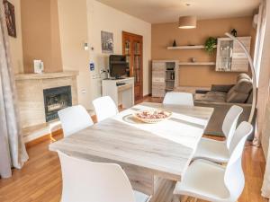 Casa Serenidad: Naturaleza, Jacuzzi & Parking en Cubelles - ES-332-10