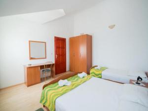 Apartments Ana & Bogdan - One Bedroom Apartment with Terrace and Sea View A1 ST